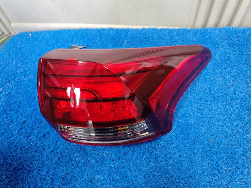 Стоп-сигнал задний правый Mitsubishi Outlander 2016-2021 новая