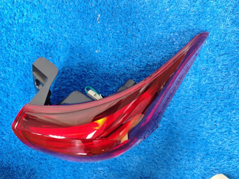 Стоп-сигнал задний правый Outlander 2016-2021