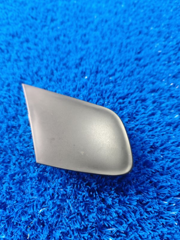 Заглушка бампера передняя левая Lexus CT200h