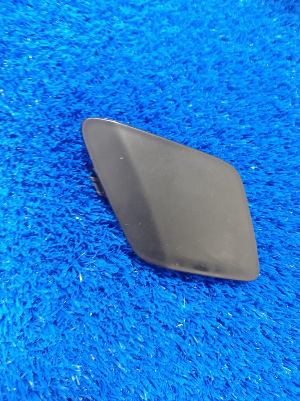 Заглушка бампера задняя правая Prius 2015-2018 Заглушка бампера задняя правая Prius 2015-2018