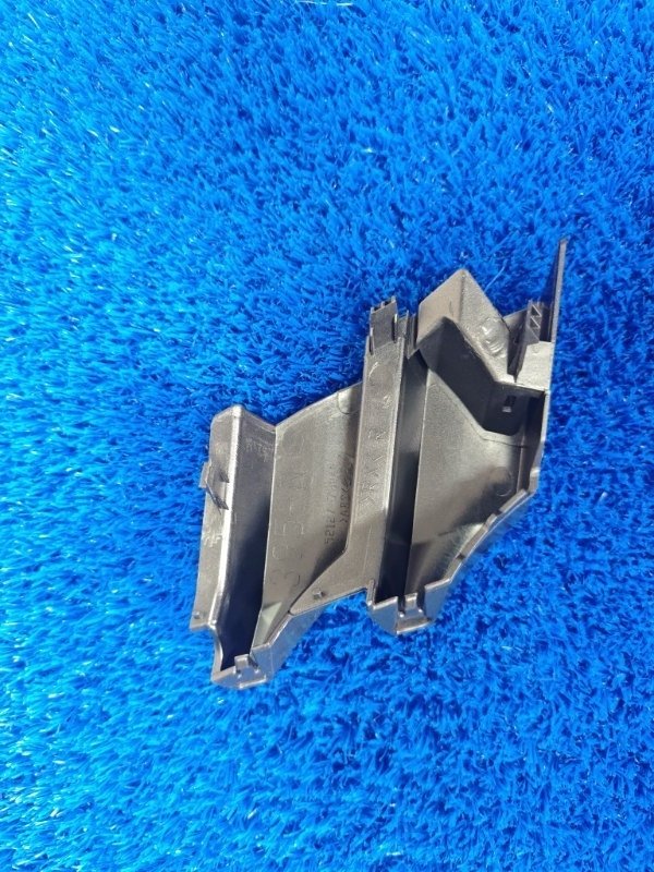 Заглушка бампера передняя правая NX200 2018-2021 Заглушка бампера передняя правая NX200 2018-2021