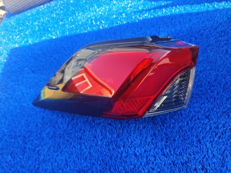 Запчасть стоп-сигнал задний левый Toyota Rav4 2020-2024 50 новая Стоп-сигнал задний левый Toyota Rav4 2020-2024 50 новая