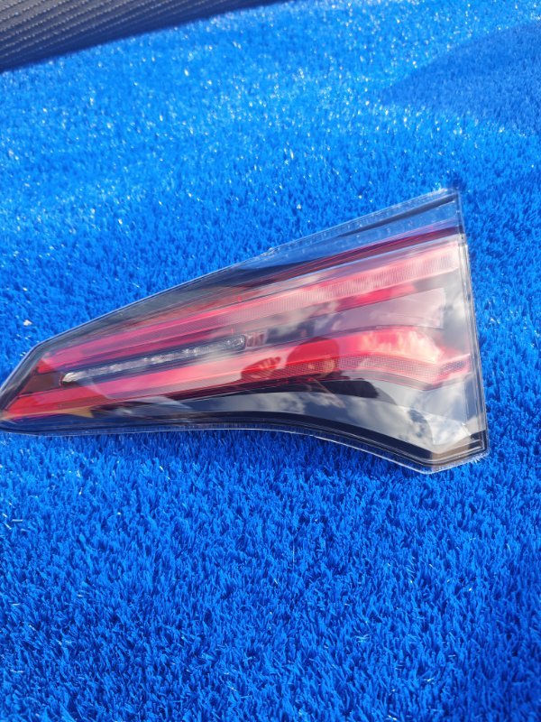 Стоп вставка задний правый Rav4 2016-2019 40