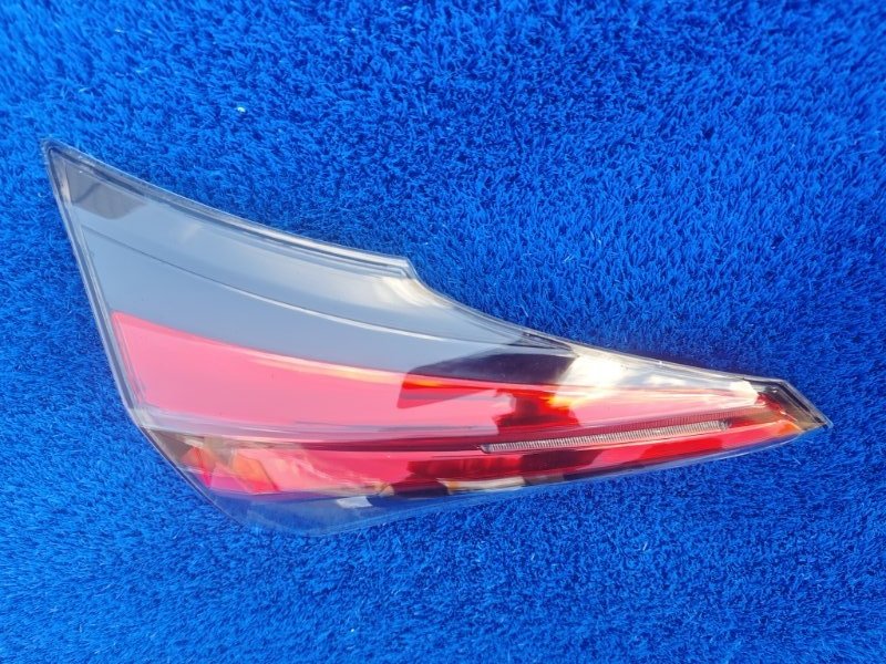 Стоп вставка задний левый Rav4 2016-2019 40