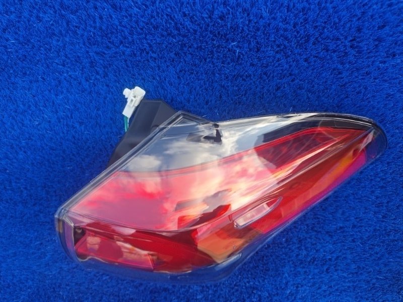 Стоп-сигнал задний правый Rav4 2016-2019 40 Стоп-сигнал задний правый Rav4 2016-2019 40