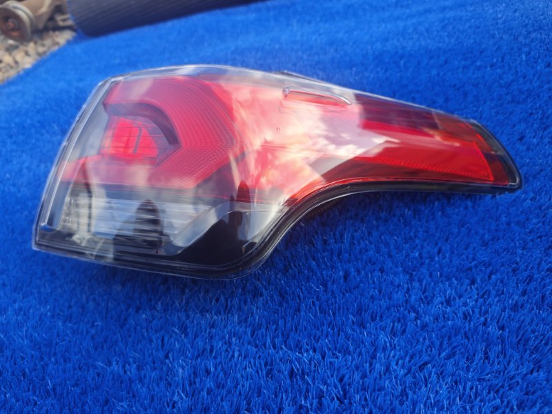 Стоп-сигнал задний правый Rav4 2016-2019 40 Стоп-сигнал задний правый Rav4 2016-2019 40