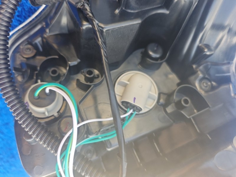 Стоп-сигнал задний правый Rav4 2016-2019 40 Стоп-сигнал задний правый Rav4 2016-2019 40