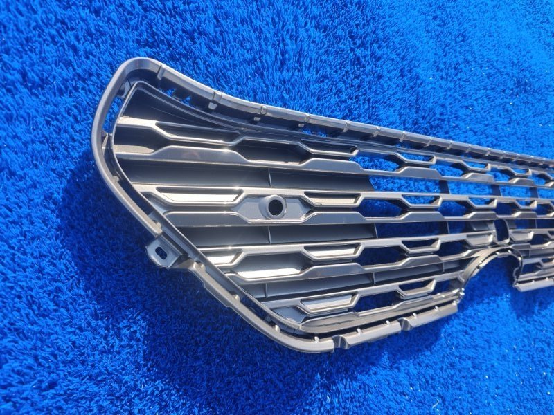 Решетка в бампер передняя Rav4 2018-2024 50