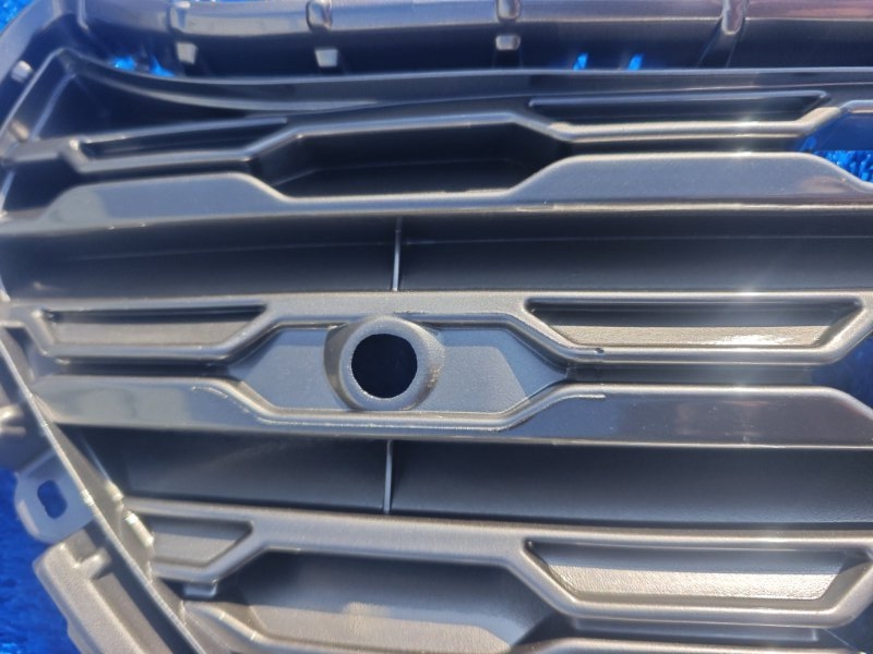 Решетка в бампер передняя Toyota Rav4 50