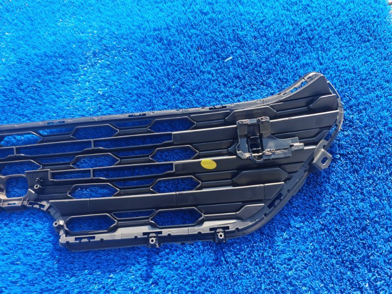 Решетка в бампер передняя Rav4 2018-2024 50