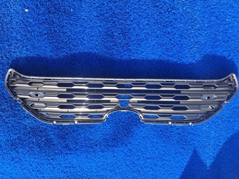 Решетка в бампер передняя Rav4 2018-2024 50