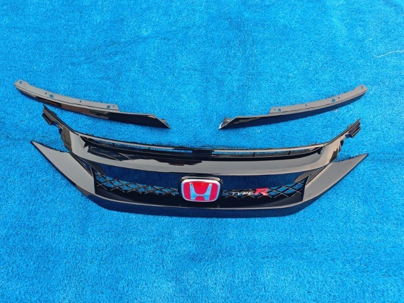 Решетка радиатора передняя Honda Civic 2019-2021 новая