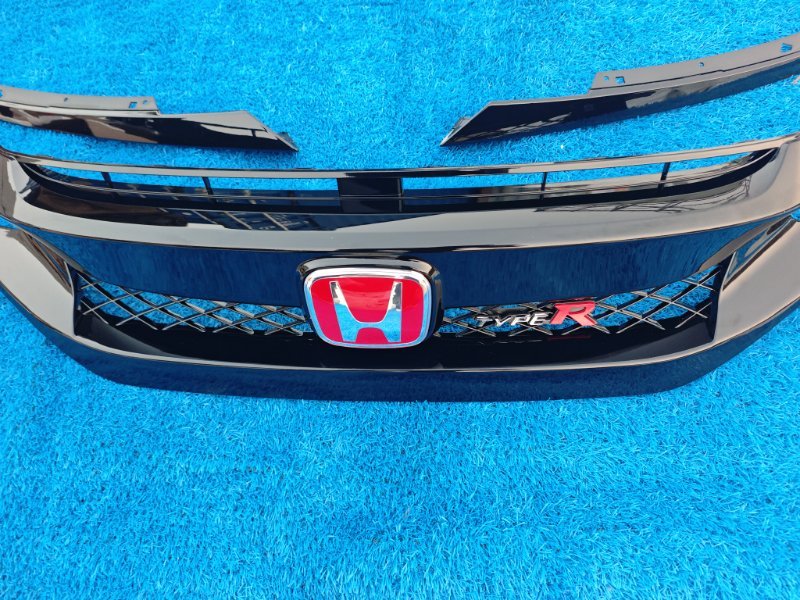 Решетка радиатора передняя Honda Civic