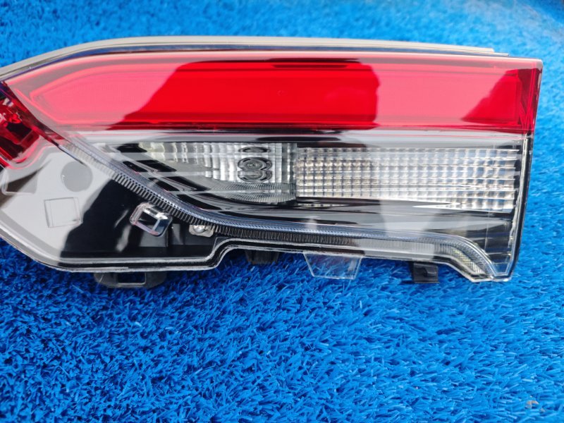 Стоп вставка задний правый Rav4 2020-2024 50