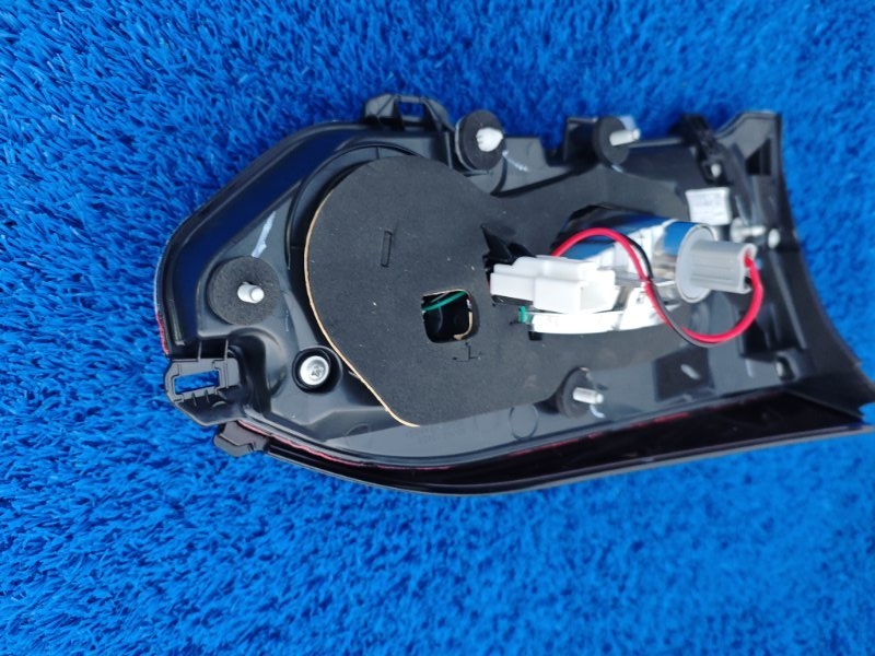 Стоп вставка задний правый Rav4 2020-2024 50