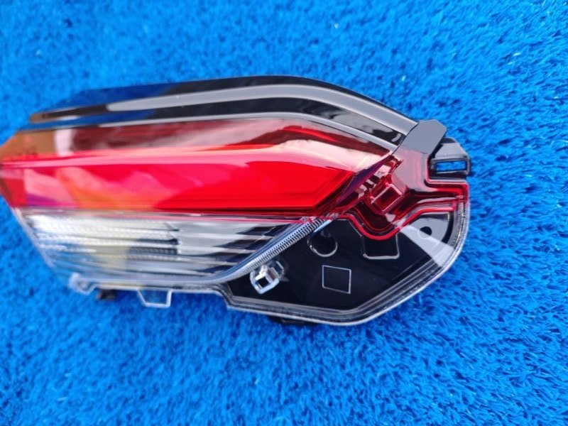 Стоп вставка задний левый Rav4 2020-2024 50