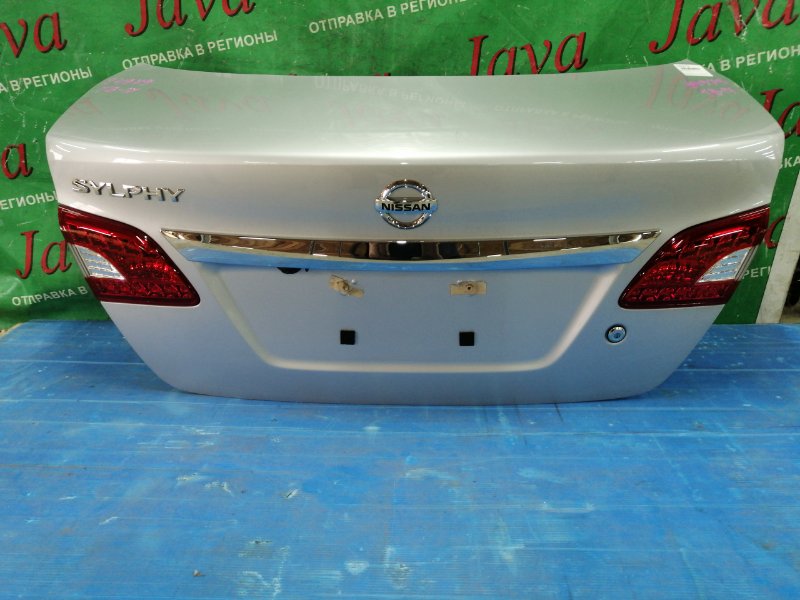 Крышка багажника Nissan Sylphy TB17 MRA8DE 2012 задняя (б/у) ПОТЕРТОСТИ. КАМЕРА. +СТОП ВСТАВКИ.