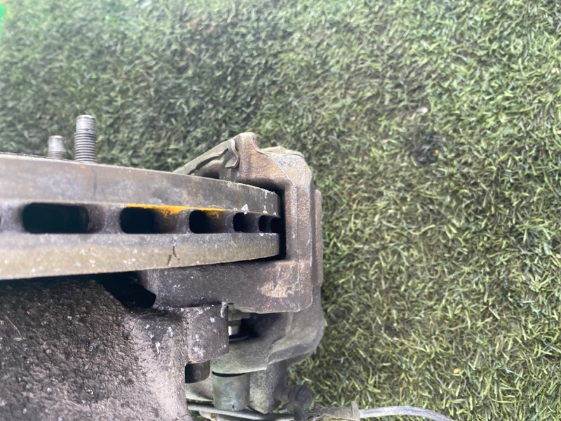 Ступица передняя левая XF 2011 CC9 AJ30