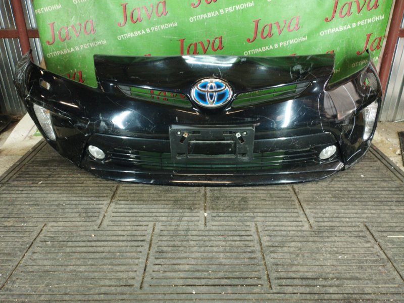 Бампер Toyota Prius ZVW30 2ZR-FXE 2015 передний (б/у) 2-я МОДЕЛЬ. ПОТЕРТОСТИ. ПОДОРВАН. ЛОМ КРЕПЛЕНИЙ. ТУМАНКИ. ОМЫВАТЕЛИ
