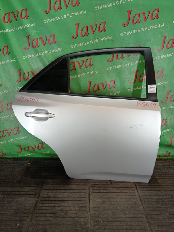 Дверь Toyota Allion ZRT261 3ZR-FAE 2008 задняя правая (б/у) ПОТЕРТОСТИ. БЕЗ МОЛДИНГА.