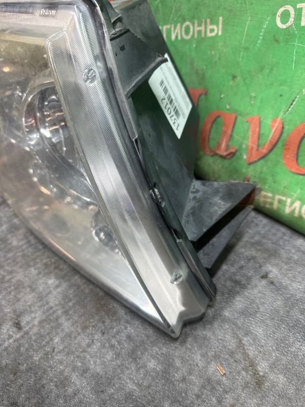 Фара передняя правая LINCOLN NAVIGATOR U228 TRITON 3V Фара передняя правая LINCOLN NAVIGATOR U228 TRITON 3V