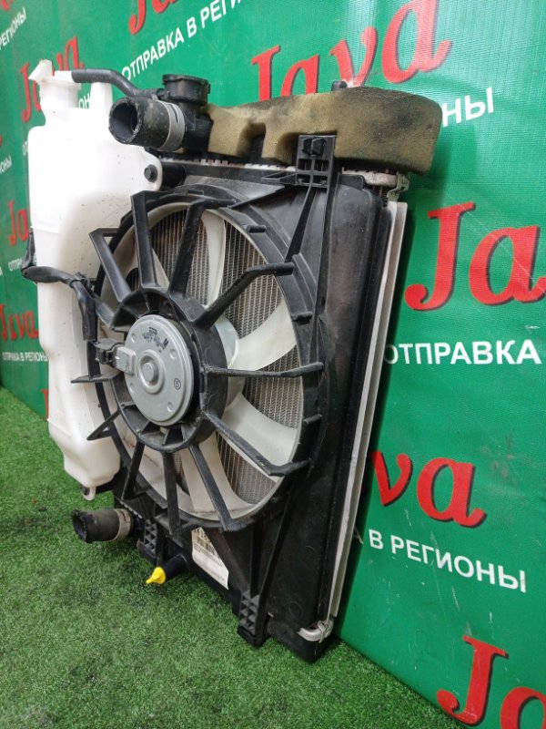 Радиатор основной передний для TOYOTA ROOMY M900A 1KR-FE 3 ракурс Радиатор основной передний для TOYOTA ROOMY M900A 1KR-FE 3 ракурс