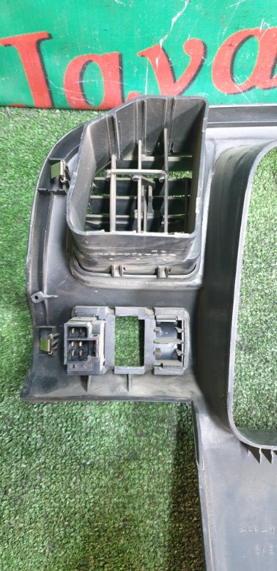 Консоль под щиток приборов ELF 2001 NKR71 4HG1 Консоль под щиток приборов ELF 2001 NKR71 4HG1