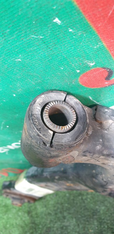 Рычаг нижний передний правый TOYOTA WISH ZNE10 1ZZ-FE