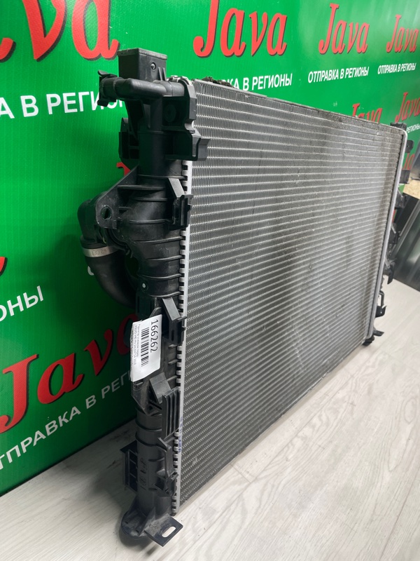 Радиатор основной передний для VOLVO V40 MV D4204T14 4 ракурс Радиатор основной передний для VOLVO V40 MV D4204T14 4 ракурс