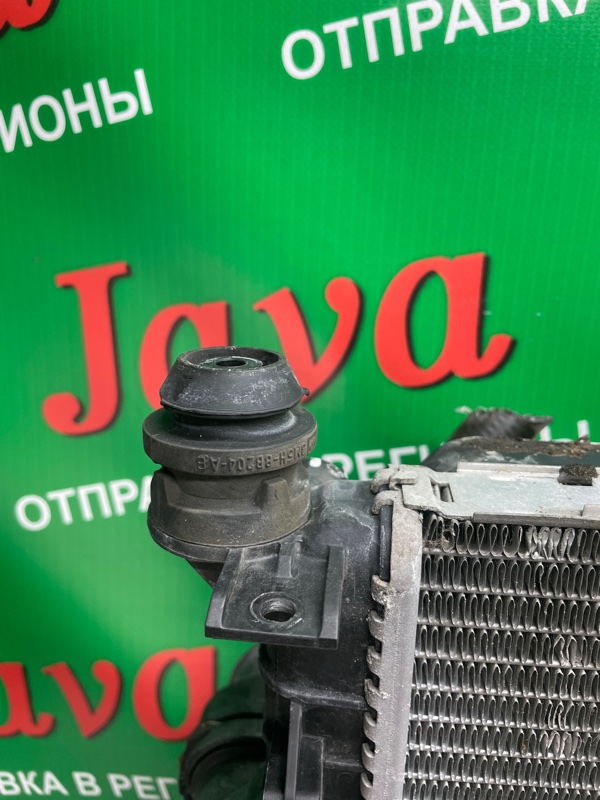 Радиатор основной передний для VOLVO V40 MV D4204T14 11 ракурс Радиатор основной передний для VOLVO V40 MV D4204T14 11 ракурс