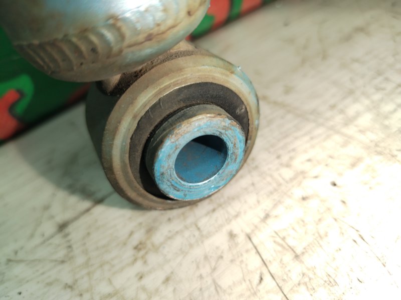 Стойка задняя для SUBARU LEGACY BP5 EJ204 4 ракурс Стойка задняя для SUBARU LEGACY BP5 EJ204 4 ракурс