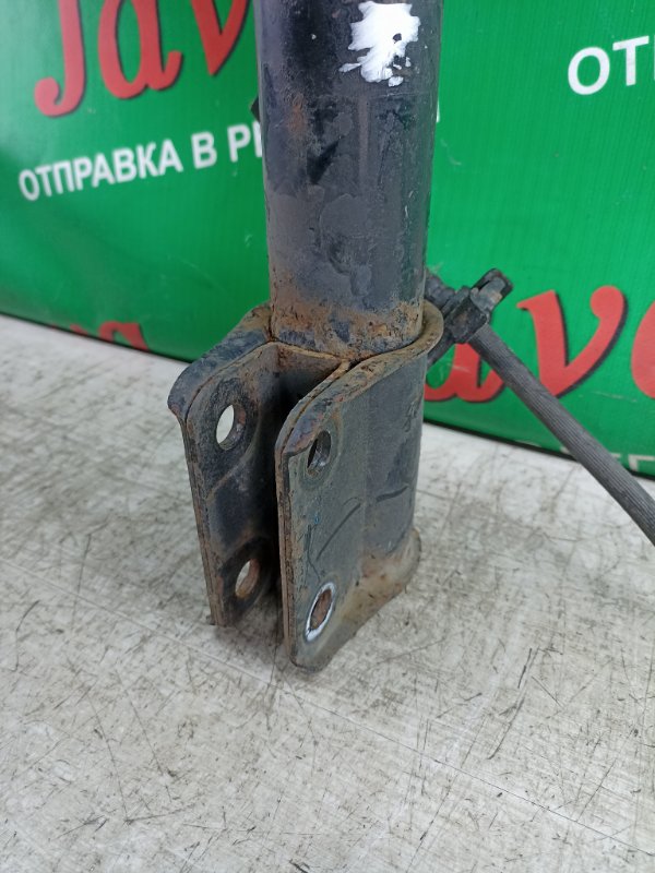 Стойка левая задняя для SUBARU FORESTER SG5 EJ205 4 ракурс Стойка левая задняя для SUBARU FORESTER SG5 EJ205 4 ракурс