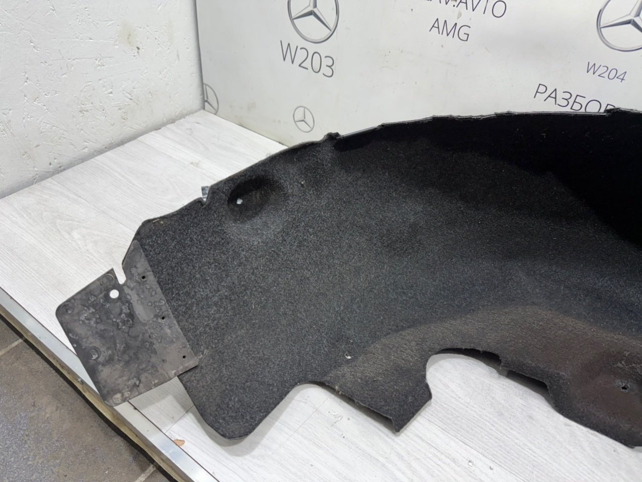 Подкрылок задний левый W204 2013 M271.8