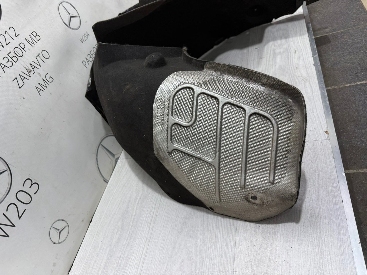 Подкрылок задний левый W204 2013 M271.8