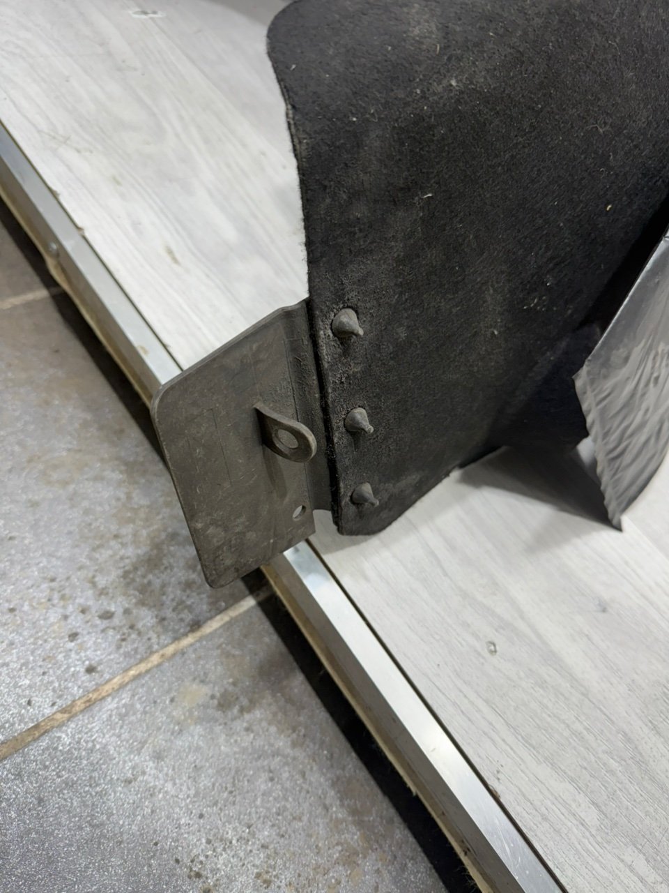 Подкрылок задний левый W204 2013 M271.8