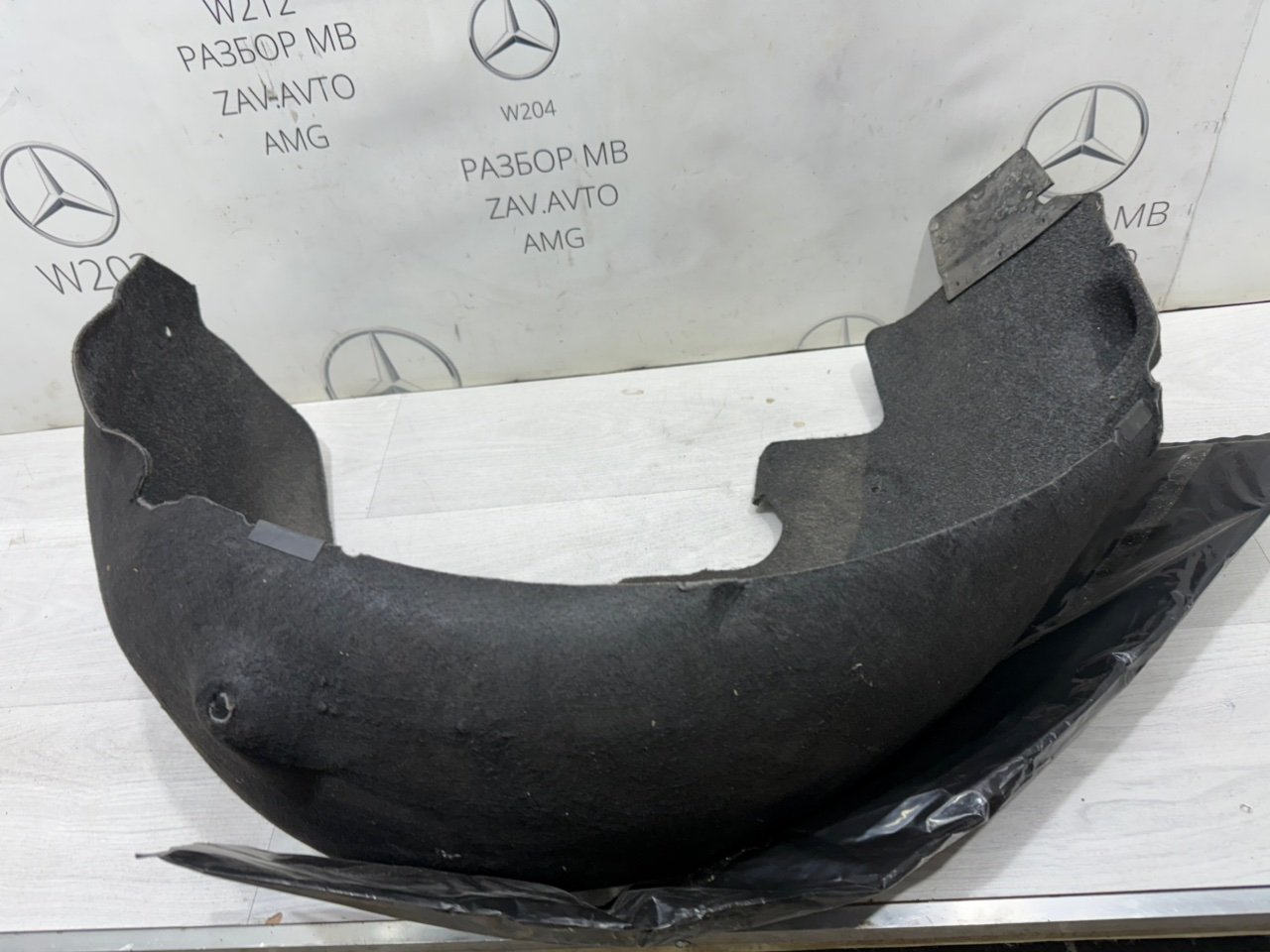 Подкрылок задний левый W204 2013 M271.8