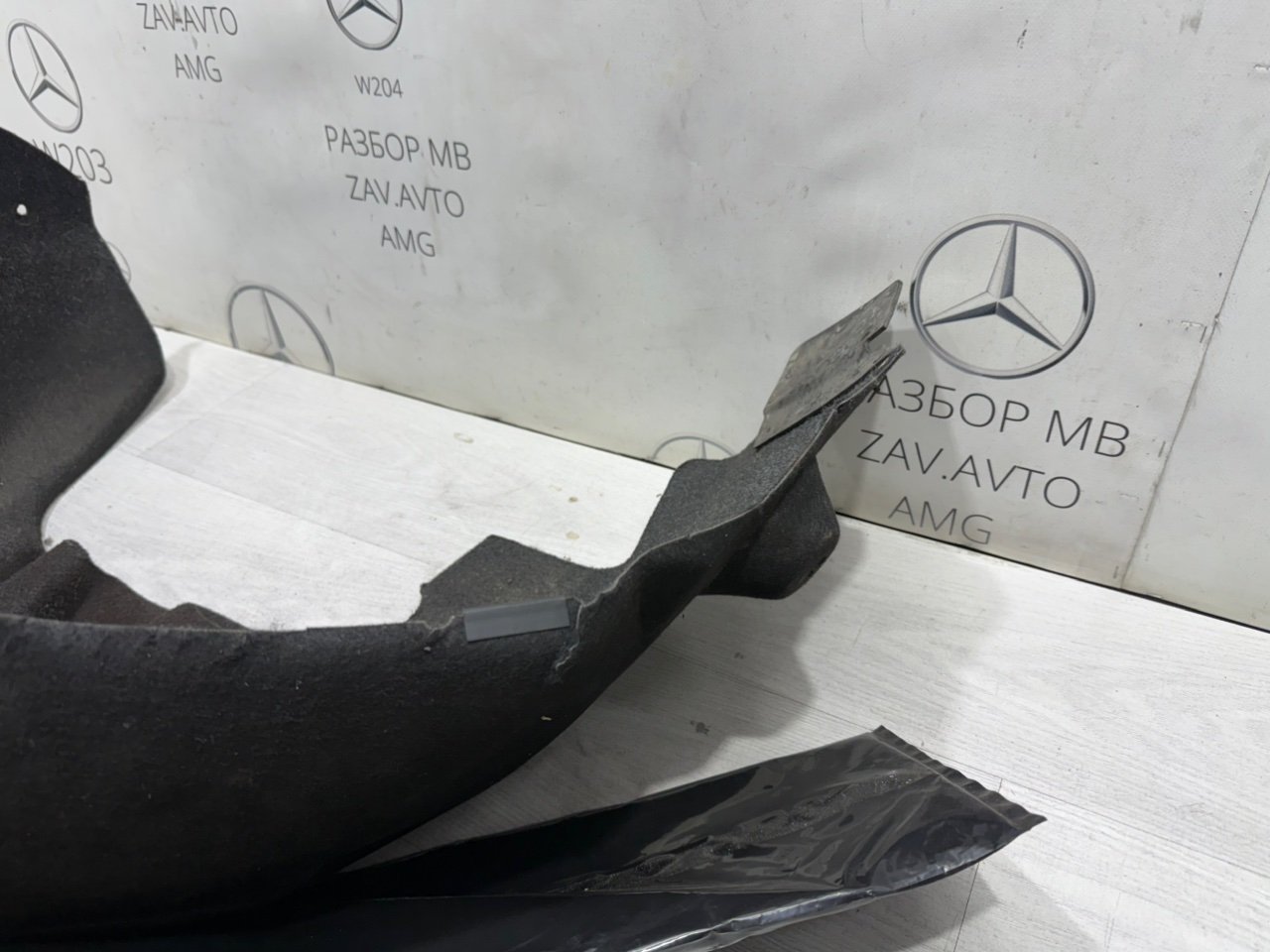 Подкрылок задний левый W204 2013 M271.8