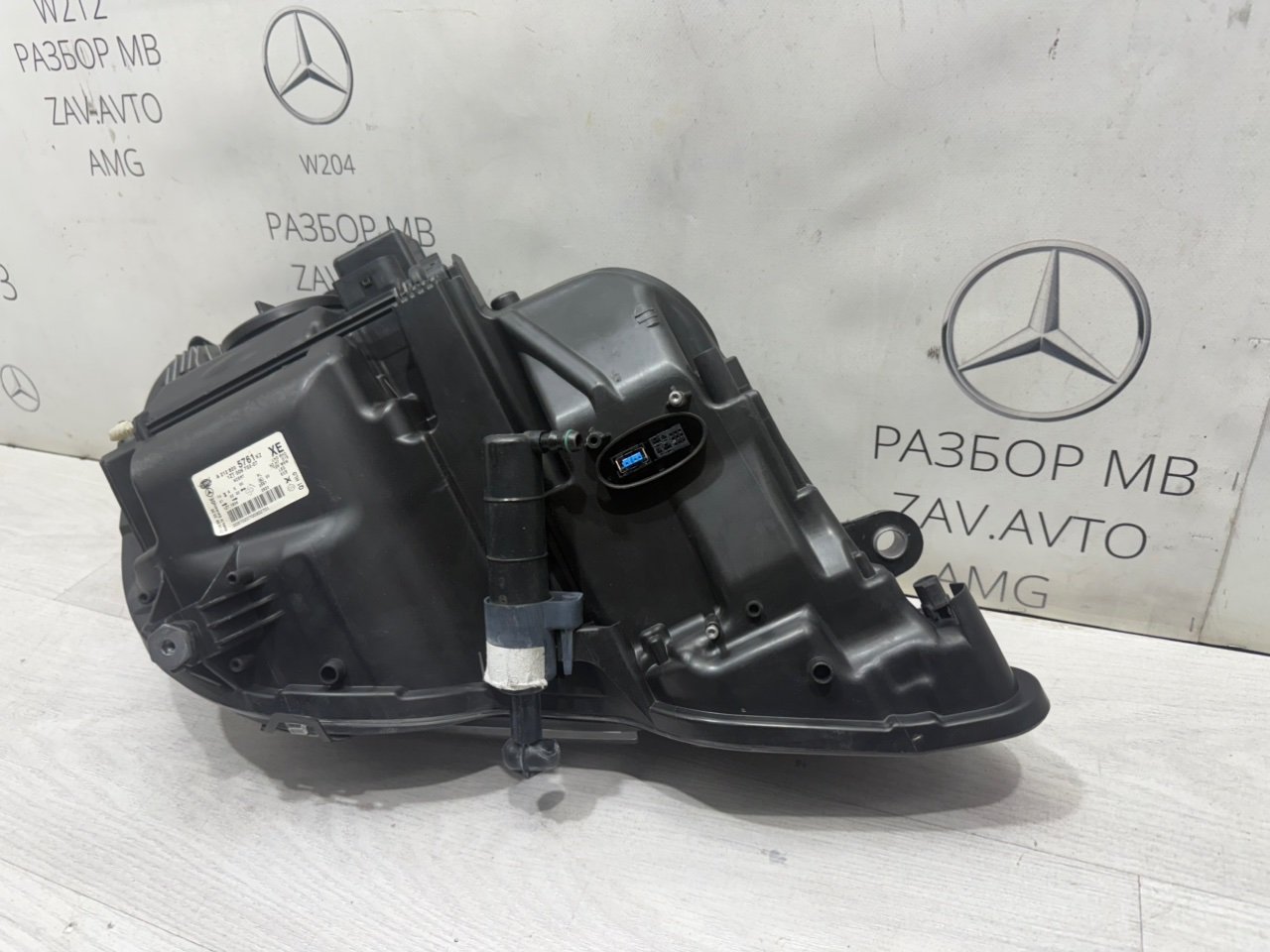 Фара правая Mercedes-Benz E-class W212