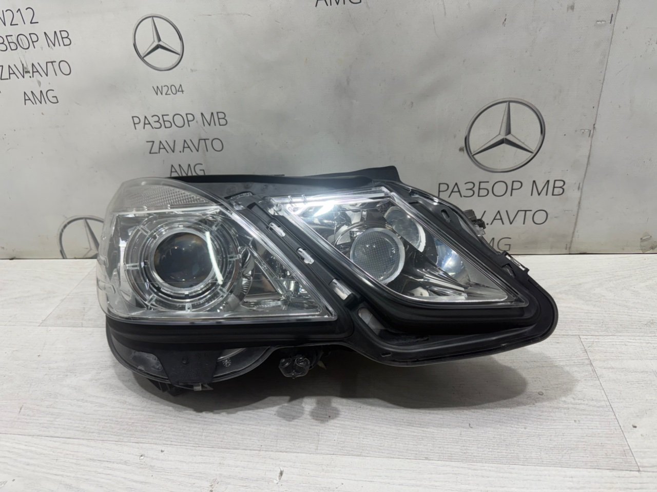 Фара правая Mercedes-Benz E-class W212 A2128205861 контрактная