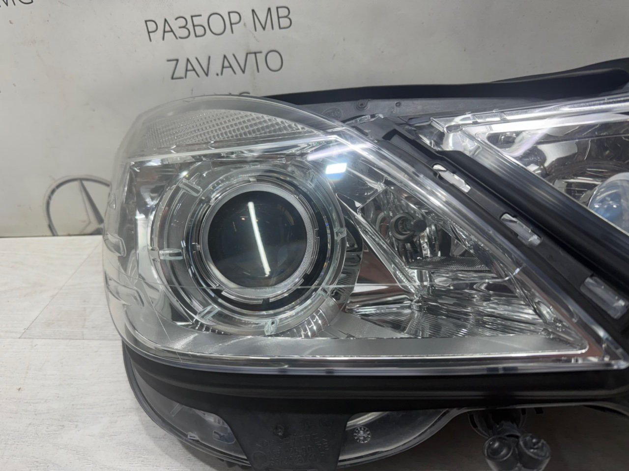 Фара правая E-class W212