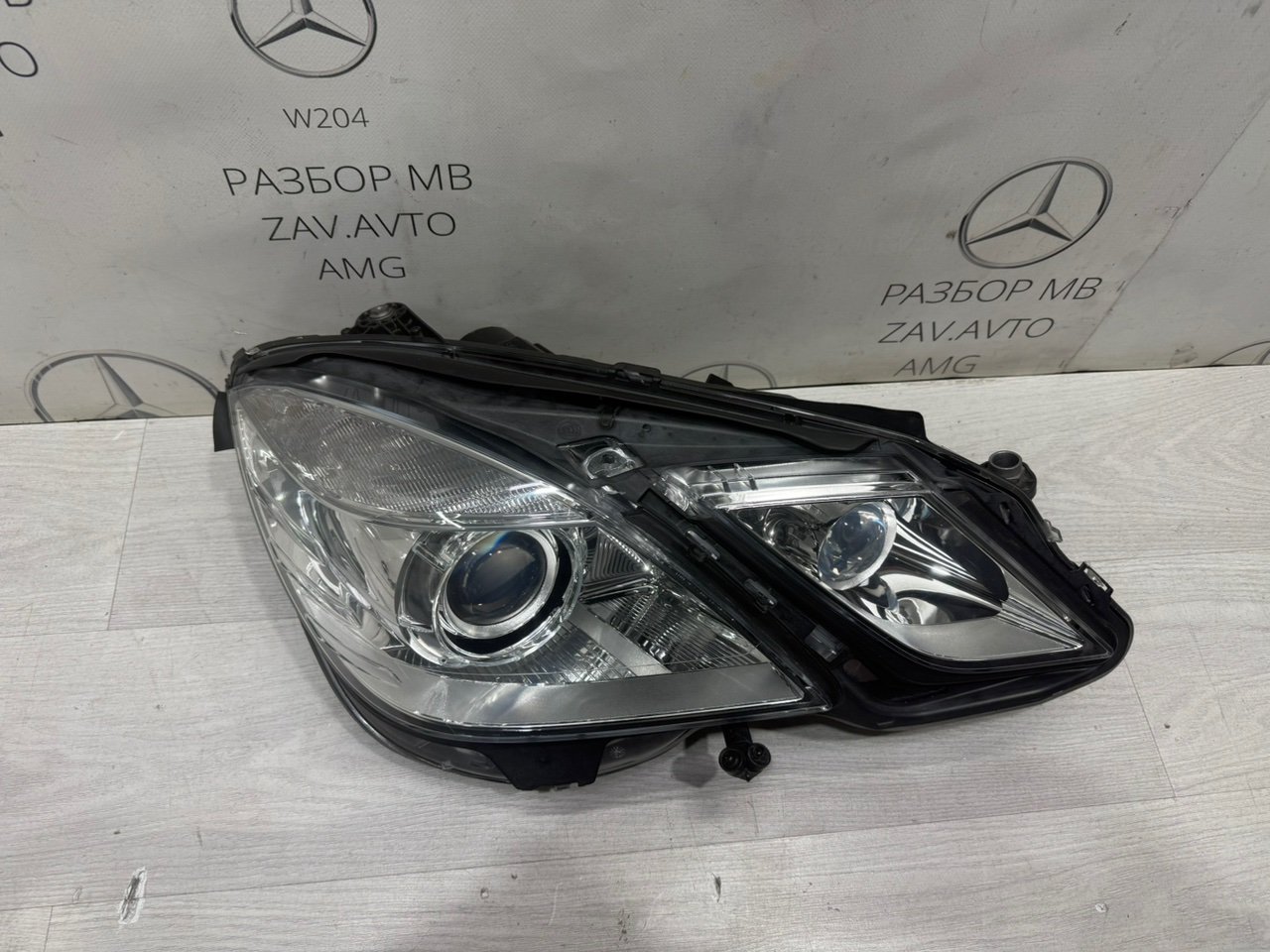 Фара правая Mercedes-Benz E-class W212