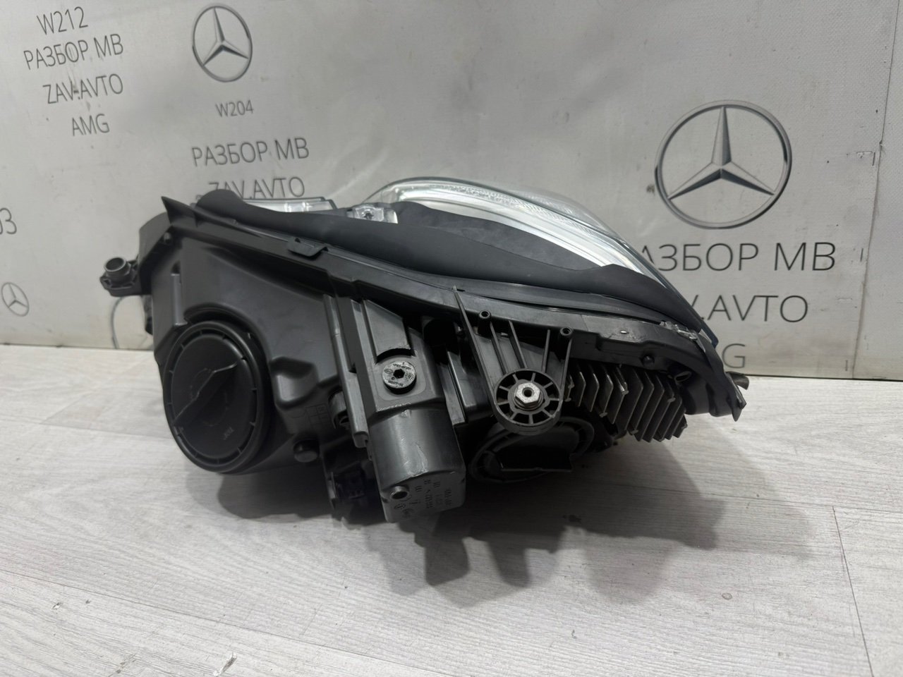 Фара правая E-class W212