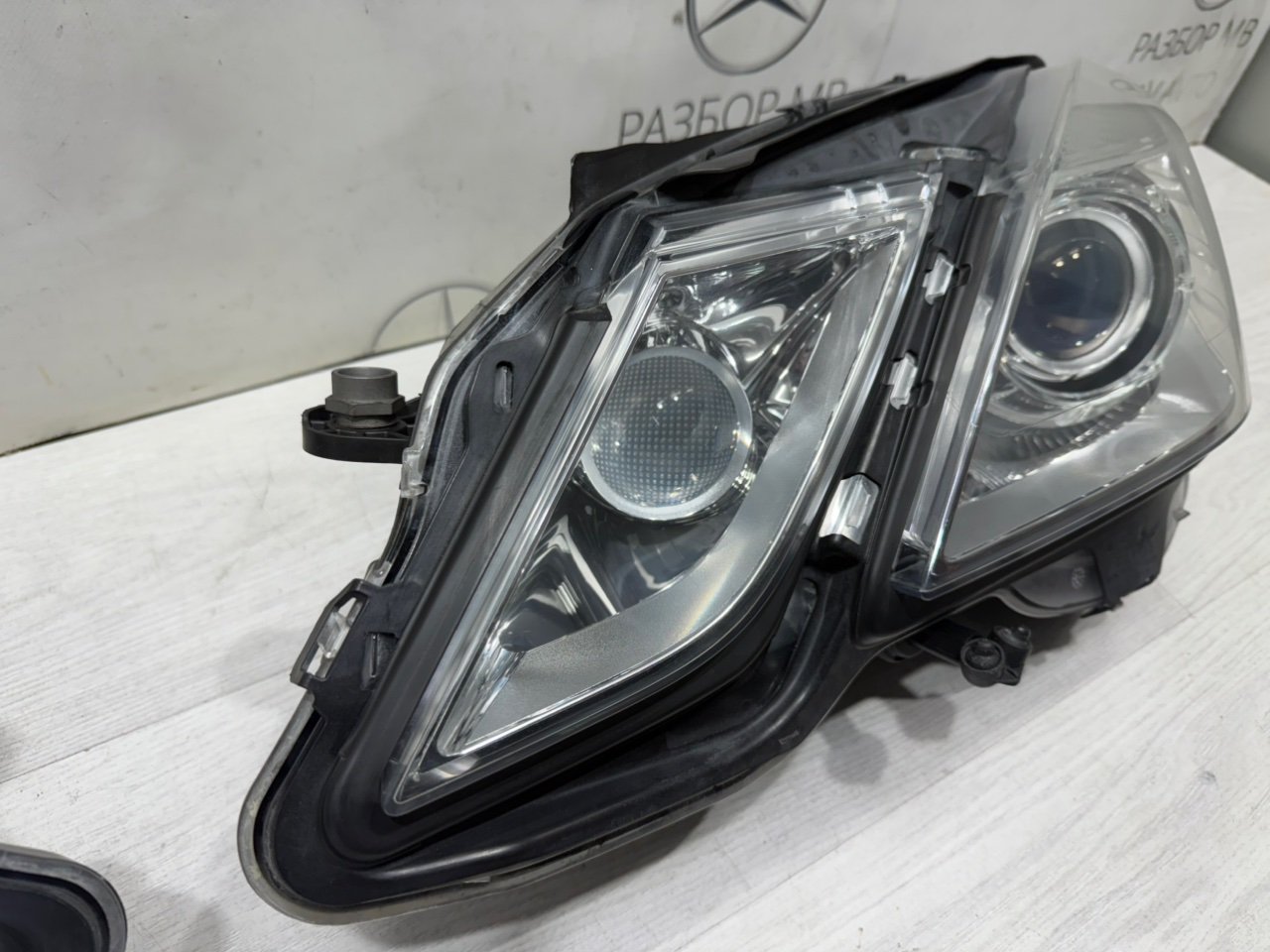 Фара E-class W212