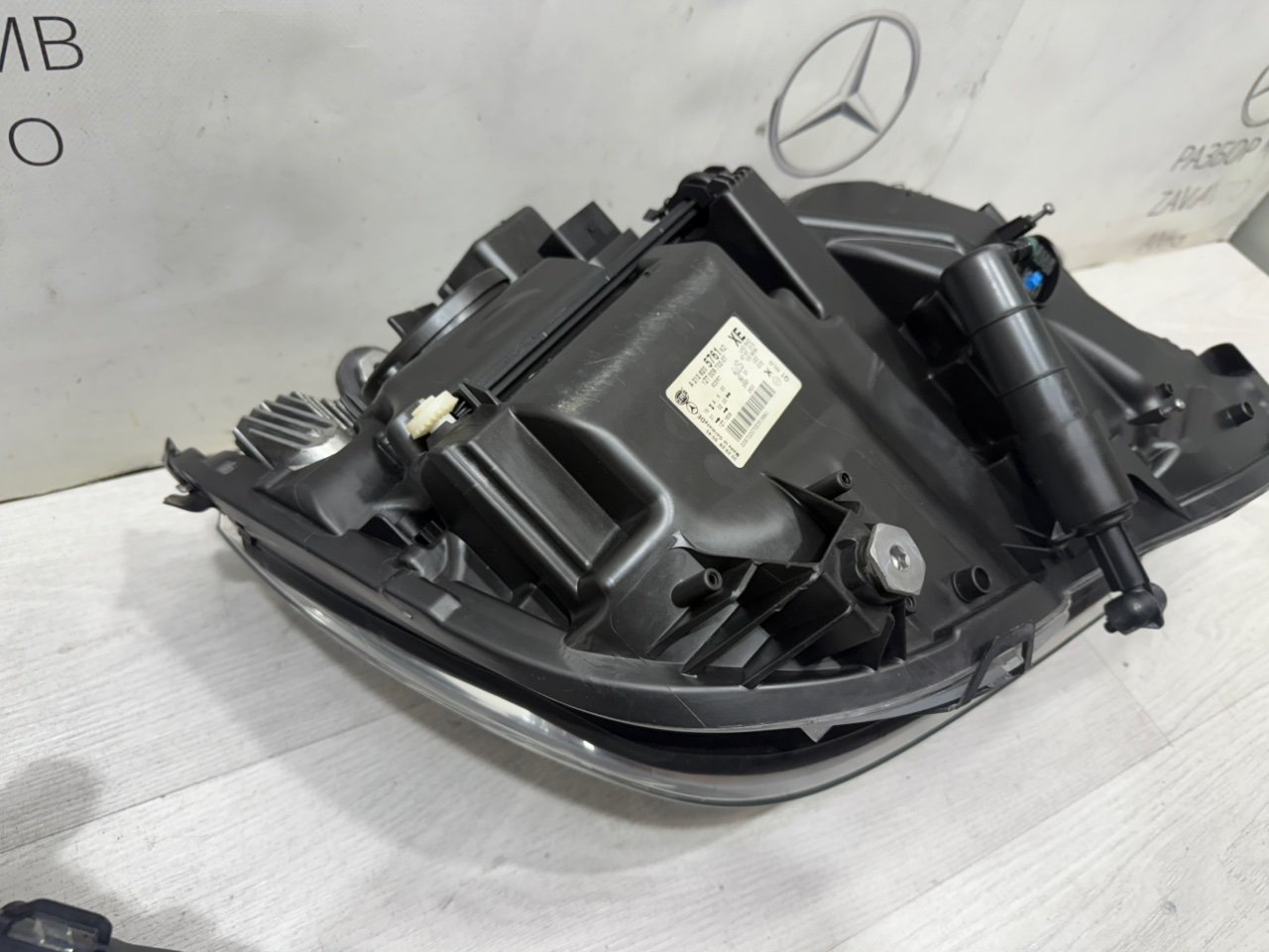 Фара E-class W212