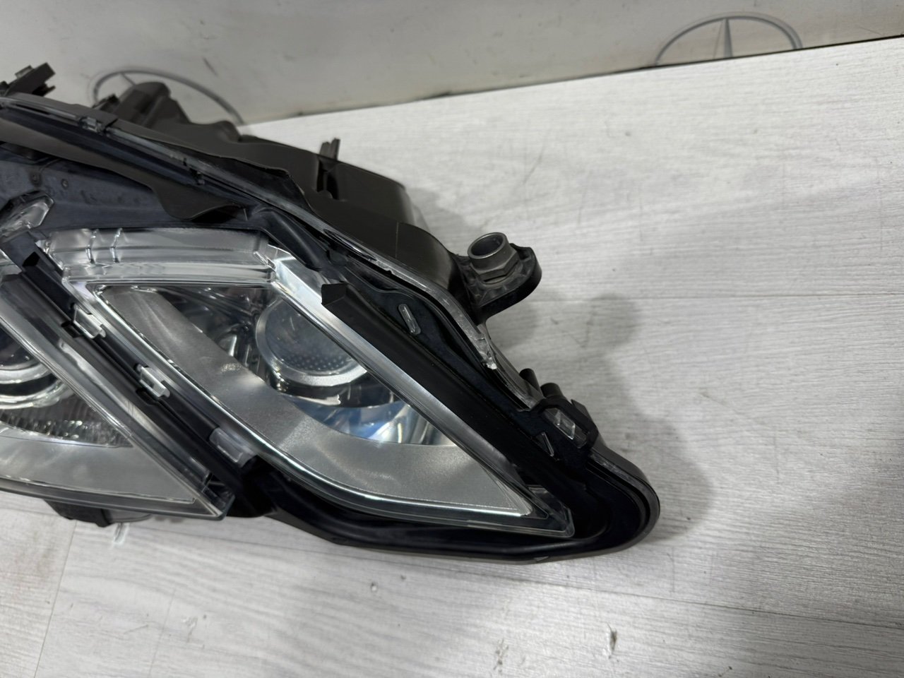 Фара E-class W212