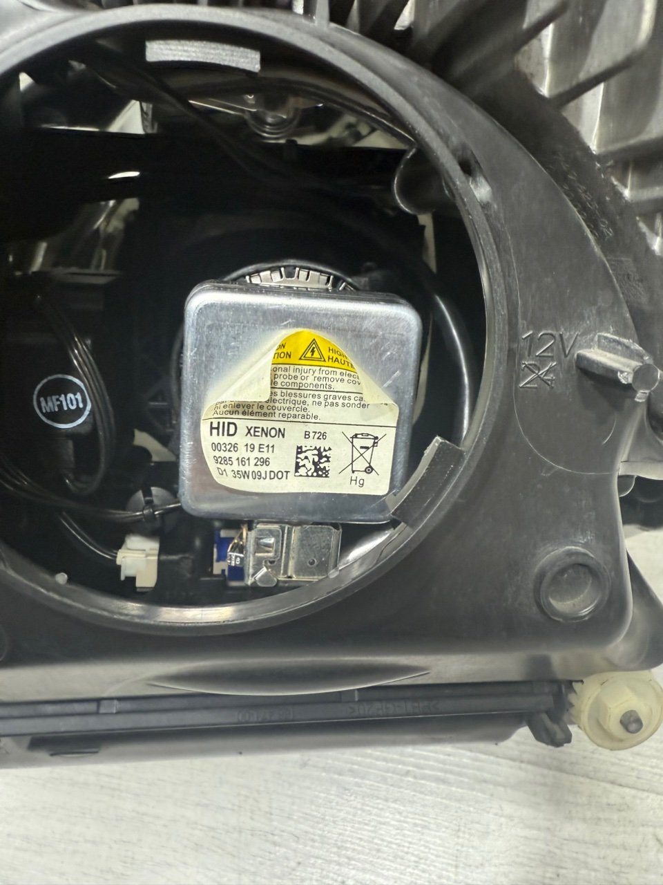 Фара E-class W212