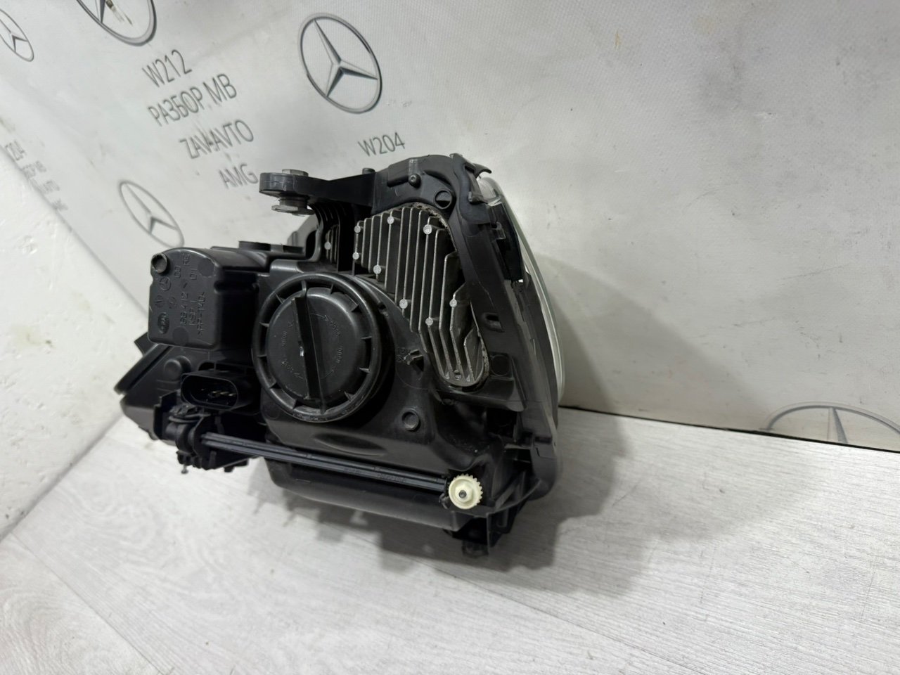 Фара E-class W212