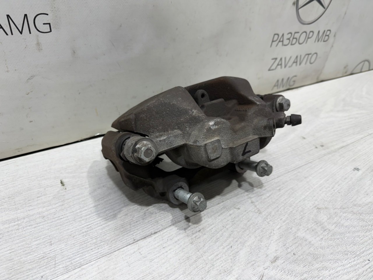 Суппорт тормозной передний левый GLK X204