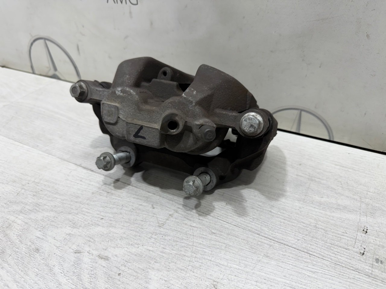 Суппорт тормозной передний левый Mercedes-Benz GLK X204