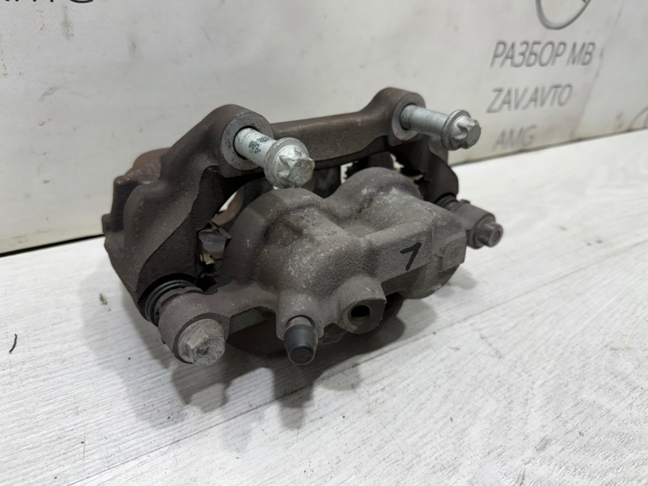 Суппорт тормозной передний левый GLK X204